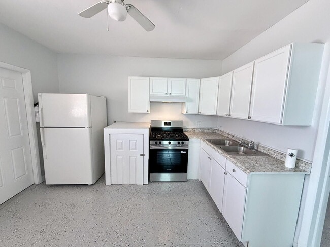 "Charming 2-Bed Oasis in West Palm Beach"