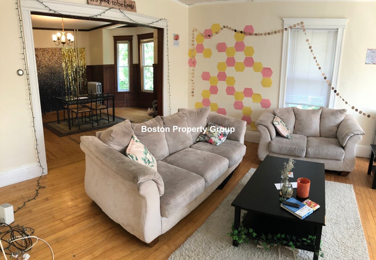 Photo - 13 Sparhawk St (Boston, MA)