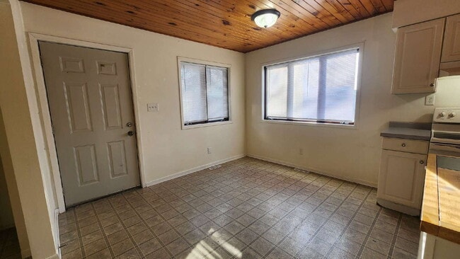 Photo - Available January 15th - 2 Bedroom, 1 Bathroom Single Family Home