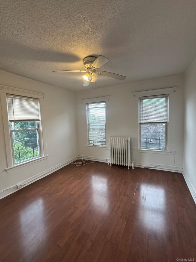 Photo - 525 E 5th St