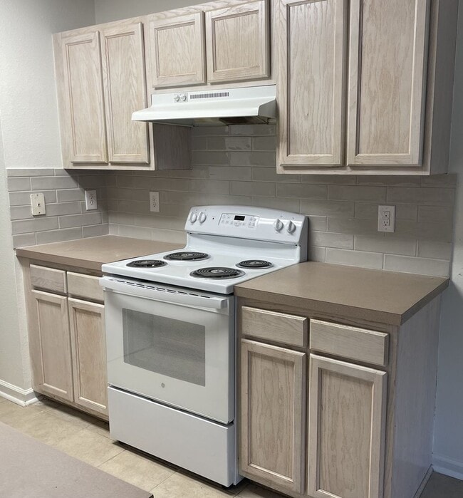 Photo - Lovely 3 Bed/2 Bath home in the Inverness (River Oaks)!