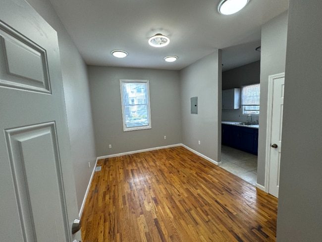 Building Photo - 224 S 7th St Rental