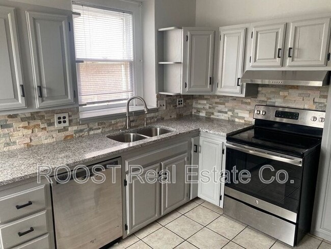 Photo - 1701-1707 N. Summit Street