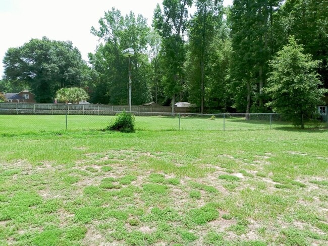 Photo - 350 Katydid St