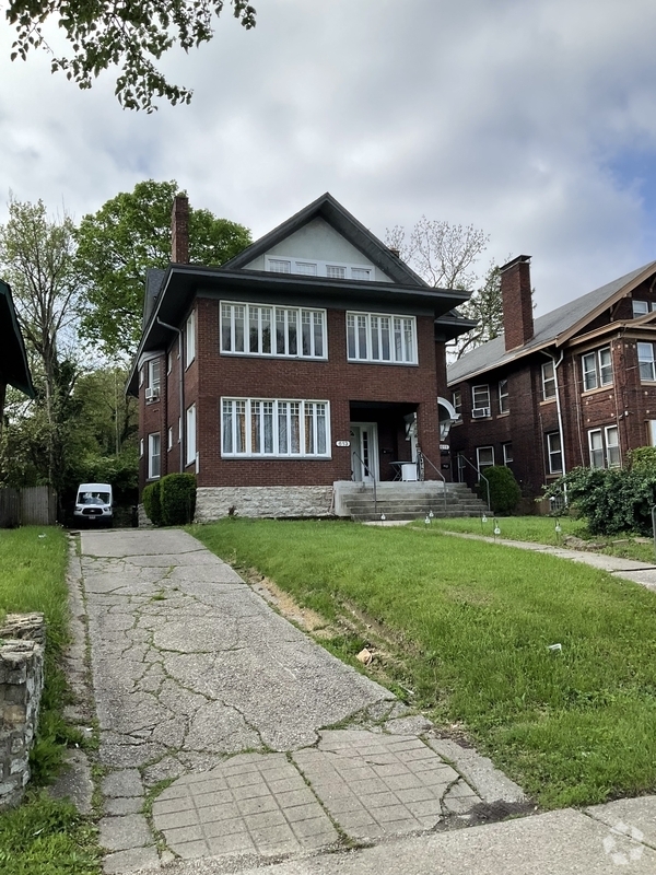 Building Photo - 611 E Mitchell Ave Unit 2 Rental