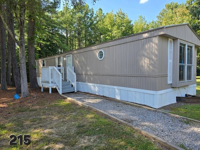 Building Photo - 215 Julia St