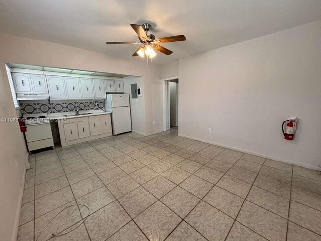 Photo - 301 Sharar Ave Unit 5