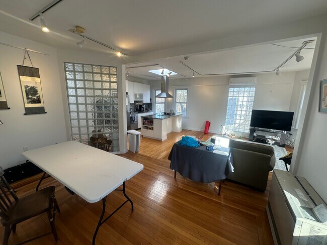 Photo - 231 Harvard St Unit 6