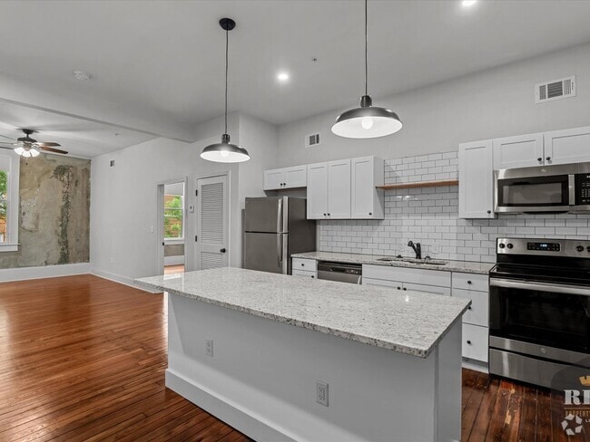Building Photo - 212 Seventh St. Unit 302 Rental