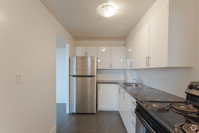 1BR, 1BA - 650SF - Kitchen - The Village View Apartments