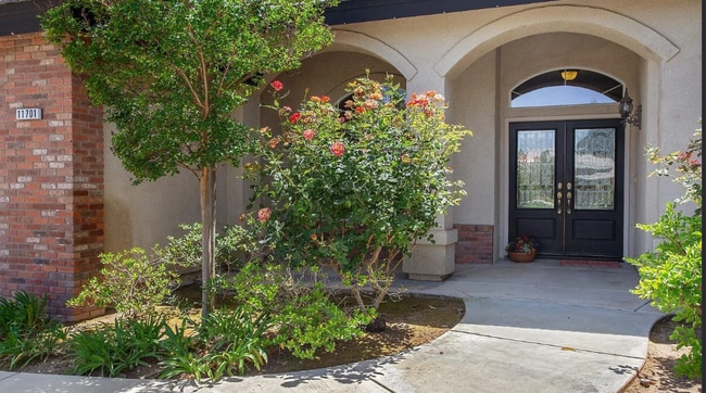 Photo - 5 Bedroom/3 Bath Home with Paid Solar System - $3395 Per month!