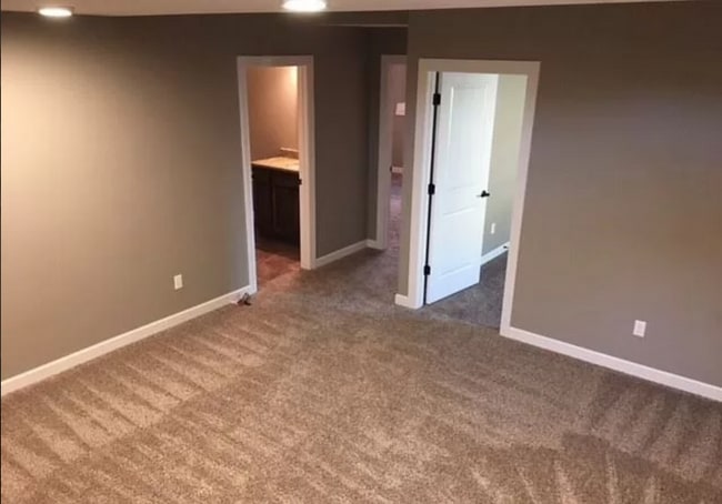 4423 SE Gemstone Ln