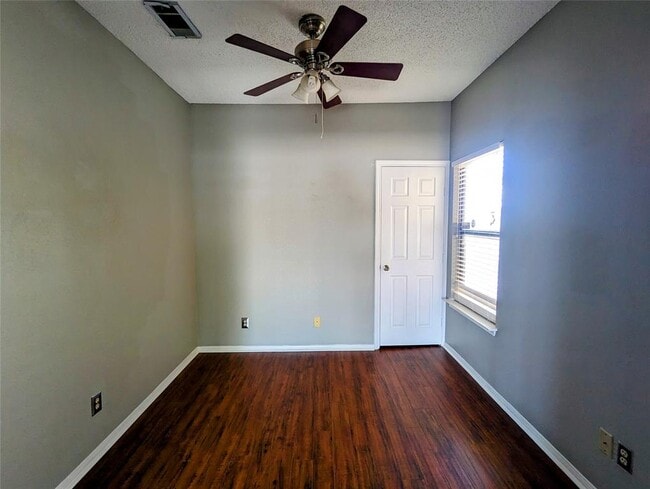 Photo - 3840 Far W Blvd Unidad 321