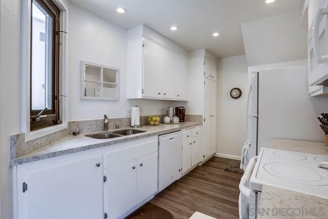 Photo - 3960 Voltaire St