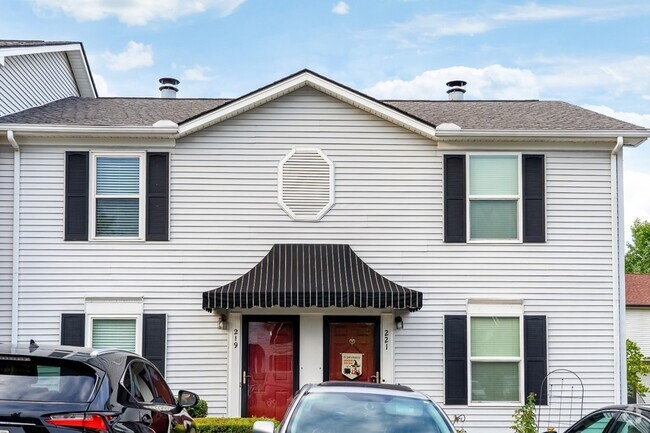 Building Photo - 219 Edgewood Dr Rental