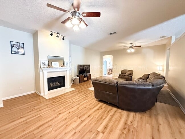 Building Photo - 304 W Betony Branch Way Rental