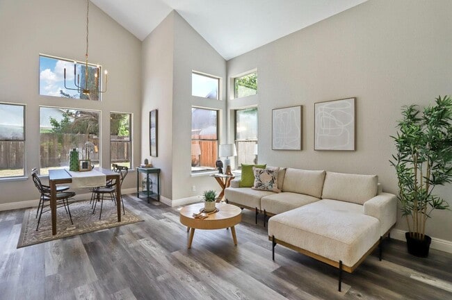 Photo - 2056 Middle River Dr