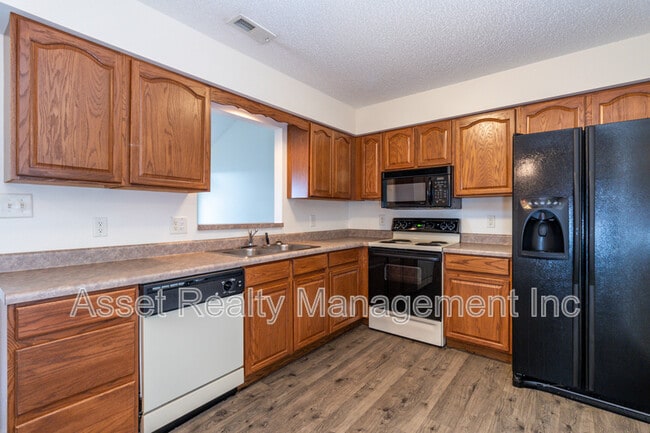 Photo - 385 Hawthorne Oaks Way