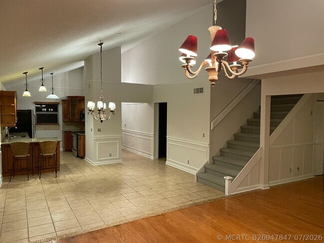 232 Maplecrest Cir