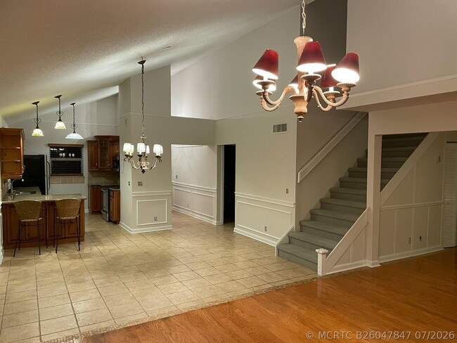 Photo - 232 Maplecrest Cir