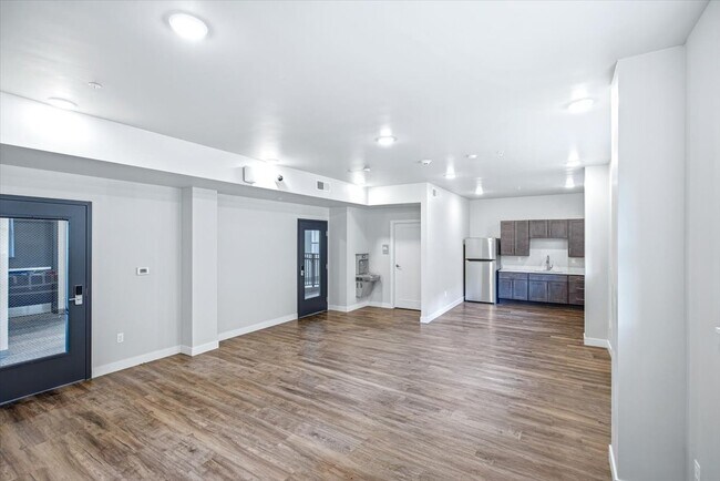 Photo - 1281 N Frontage Rd W