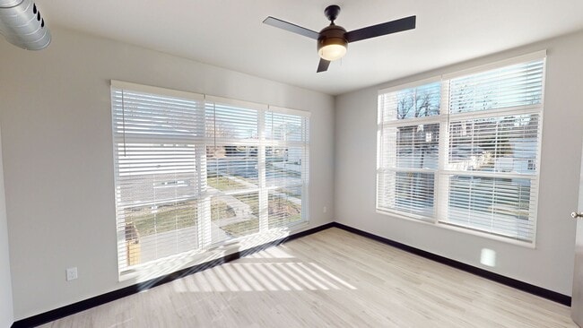 Photo - 2807 Oakland St Unit 202