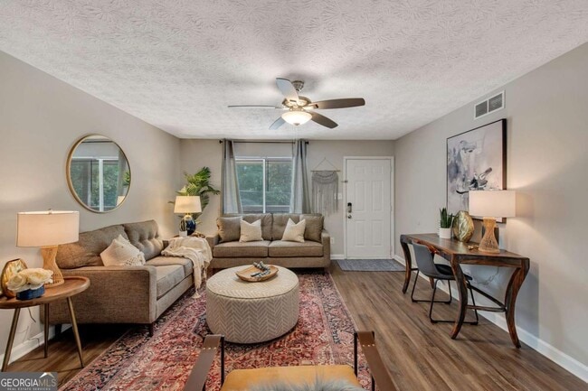 Photo - 4375 Coopers Creek Dr SE