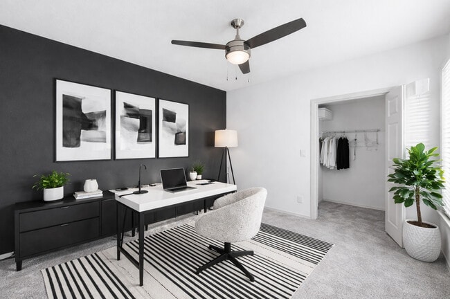 Oficina en casa - Waterford at Spencer Oaks