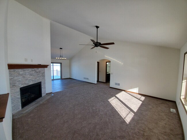 Photo - 1310 Foxwood Pass