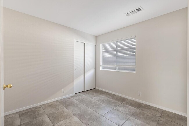 Photo - 302 N Hudson Pl