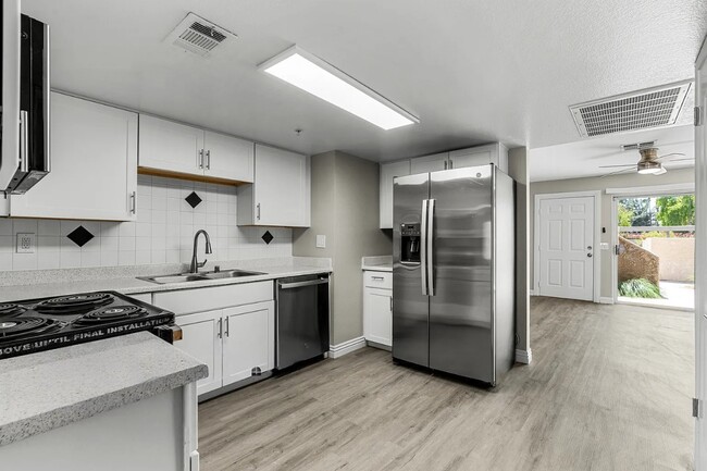 Building Photo - 32450 Candlewood Dr Unit 17 Rental