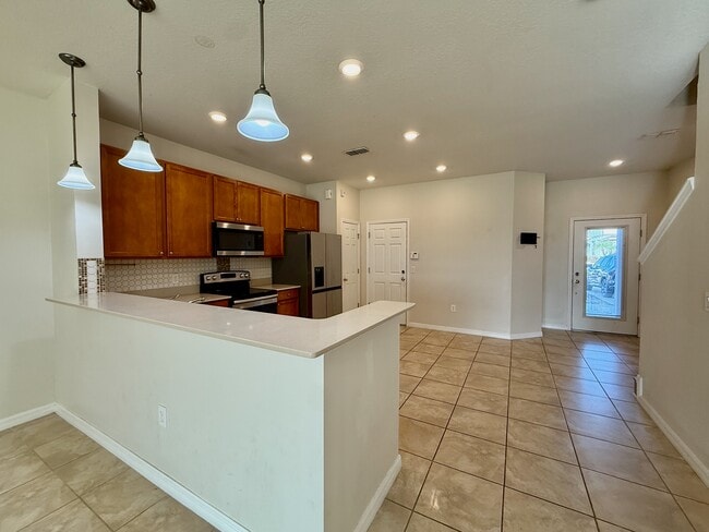 3977 Plainview Dr