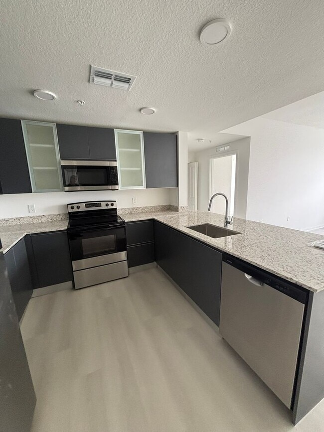 Photo - Beautiful and Brand New Apart in Millenia Park Orlando