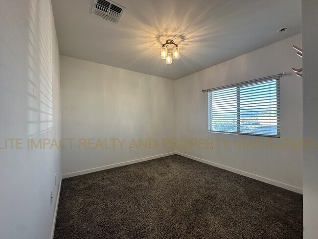 Photo - 11112 S Weismann Dr