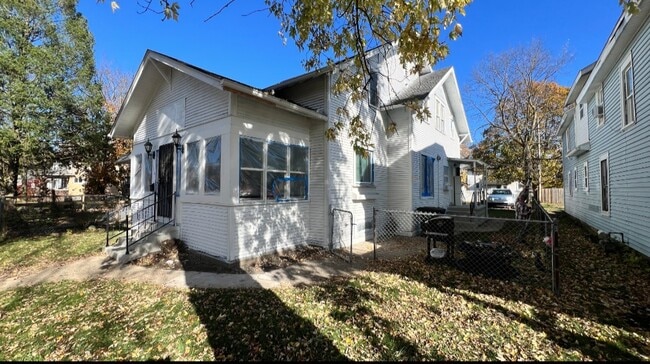 Photo - 1132 Portage Ave Unit N Dame Beacon River Path