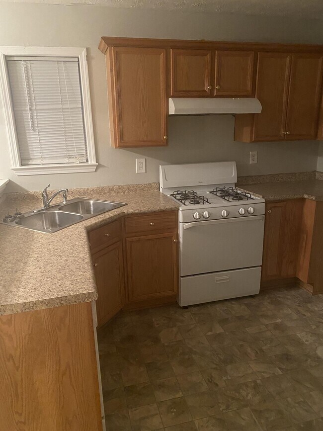 Photo - 1904 Elm Park Dr