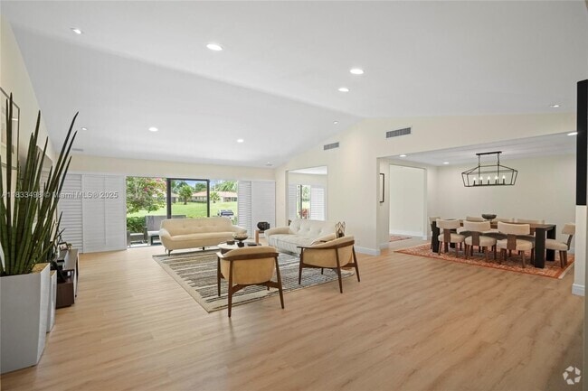 Building Photo - 3650 N 36th Ave Rental