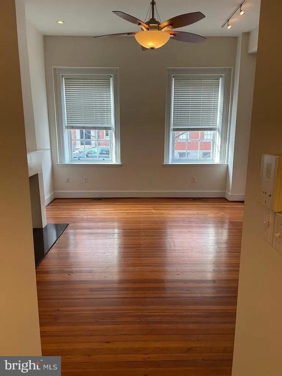 Building Photo - 509 Cathedral St Unit A Rental