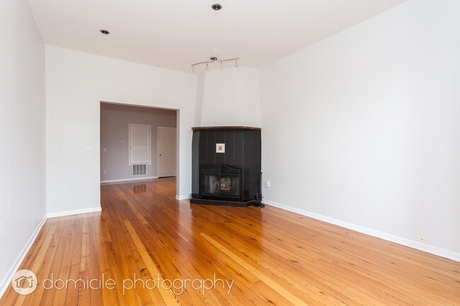 Photo - 2204 N Clybourn Ave Unidad 3