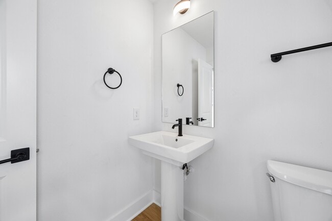 Photo - 424 Sikes St