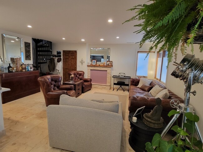 Photo - 1042 Rockhurst Dr