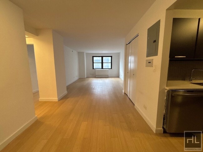 Photo - East 39th Street Unit 15B