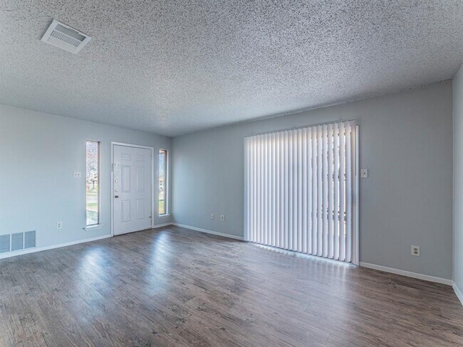 Photo - 605 Misty Morning Way