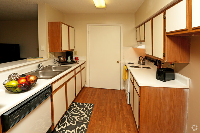 Kitchen - Wilton Farm Apartments