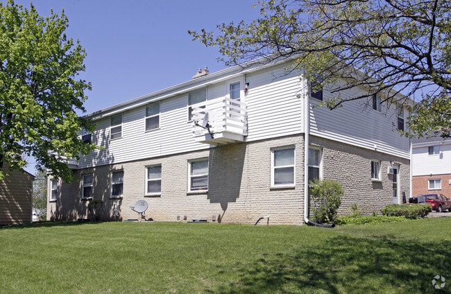 Photo - Hillcrest Apartments