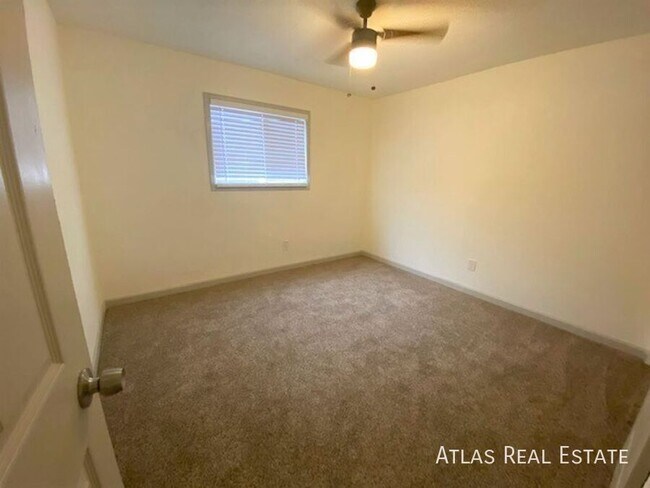 Photo - 2107 Preuss Rd Unidad B