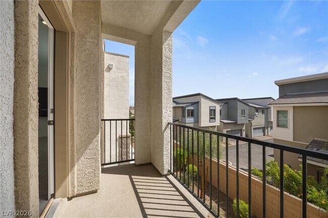 Photo - 6118 Garden Oasis St