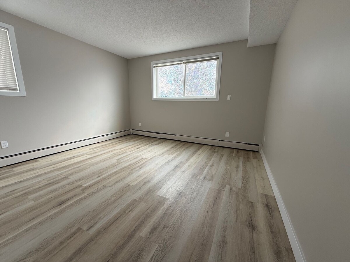 Photo - 0 Bed 1 Bath Unit in Edmonton, AB Unité 2