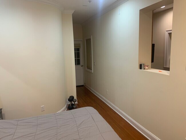 1867 Beacon St Unit 1-bed 1 bath U5 Brookline
