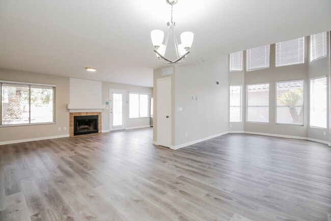 Photo - 5330 E Fairfield St